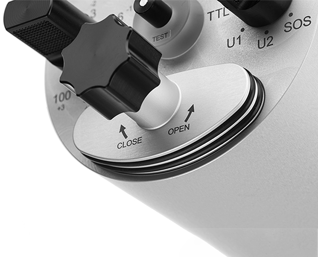 All Retra Prime and Pro model underwater flashes feature both a double O-ring seal on their battery doors, along with a water intrustion warning system.